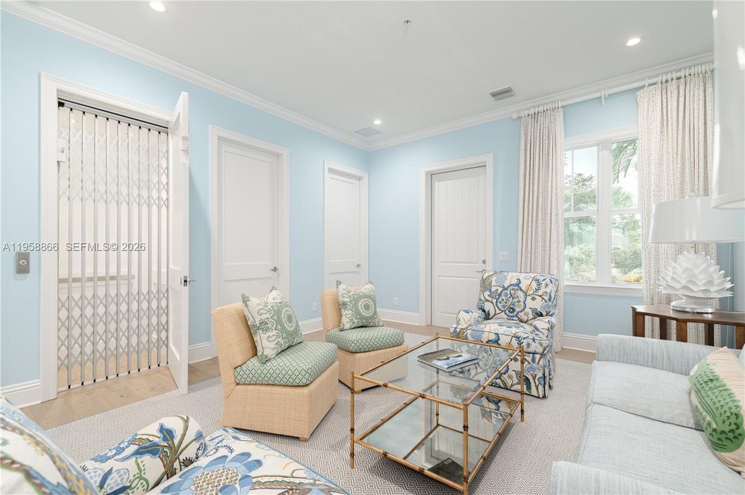 Active With Contract: $25,000 (3 beds, 3 baths, 2523 Square Feet)