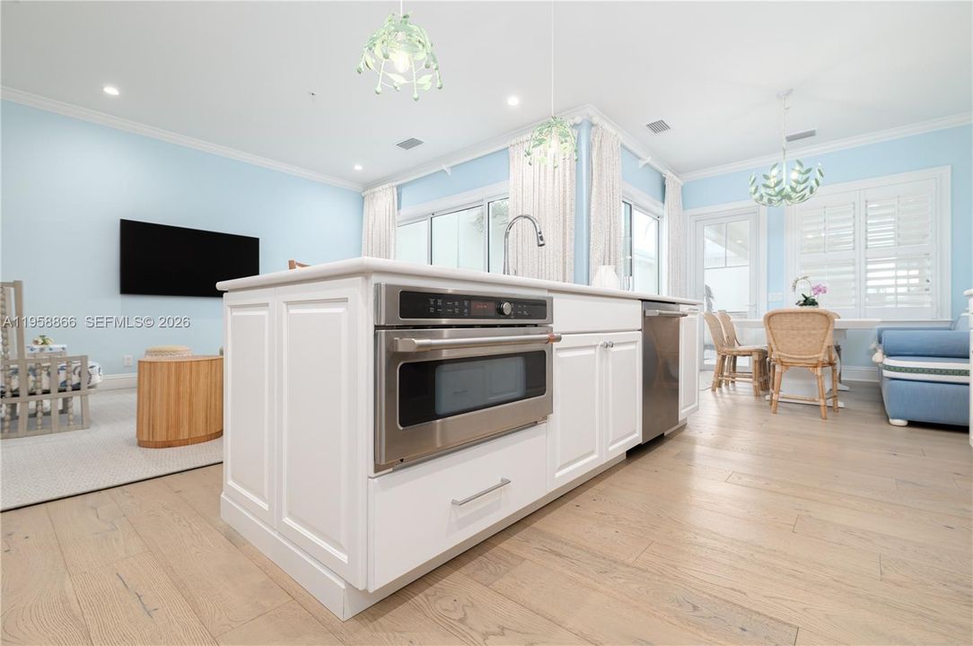 Active With Contract: $25,000 (3 beds, 3 baths, 2523 Square Feet)