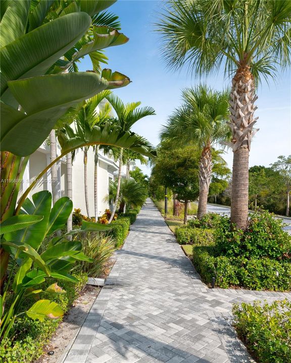Active With Contract: $25,000 (3 beds, 3 baths, 2523 Square Feet)