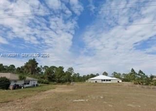 На продажу: $87,000 (0.38 acres)