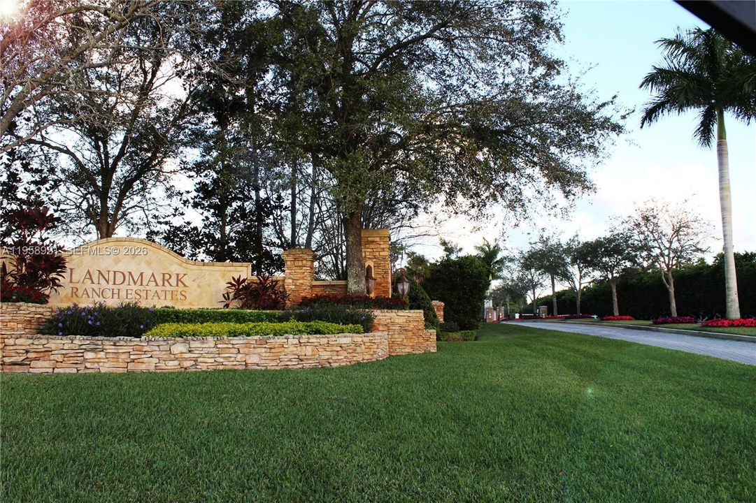 En Venta: $3,000,000 (1.90 acres)