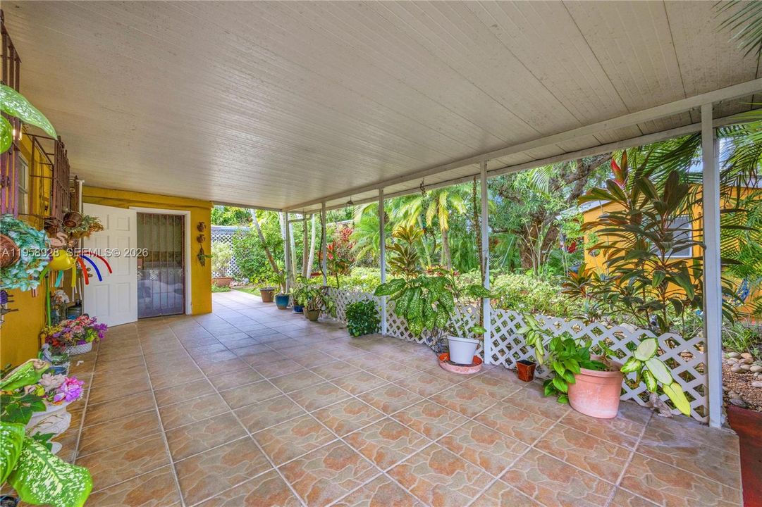 Active With Contract: $1,000,000 (0 beds, 0 baths, 2002 Square Feet)