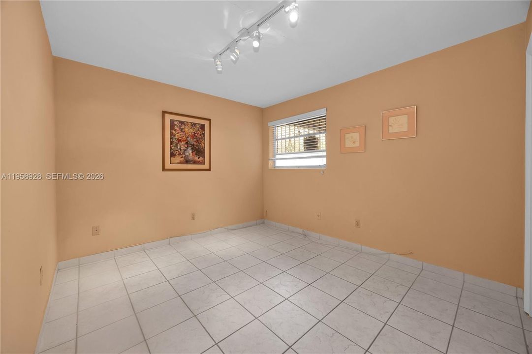 Active With Contract: $1,000,000 (0 beds, 0 baths, 2002 Square Feet)