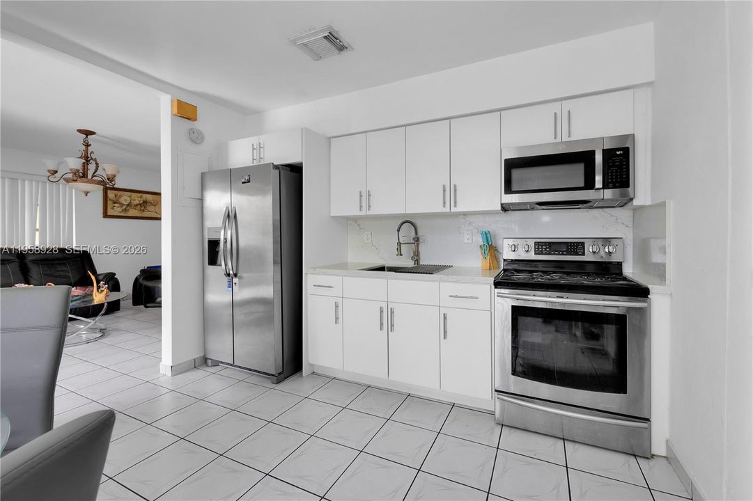 Active With Contract: $1,000,000 (0 beds, 0 baths, 2002 Square Feet)