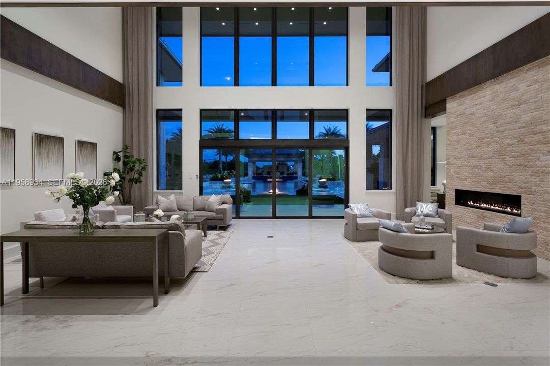 En Venta: $10,000,000 (6 camas, 7 baños, 8000 Pies cuadrados)