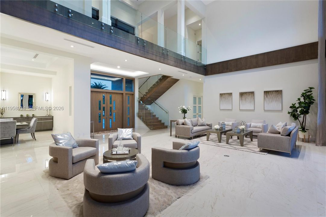En Venta: $10,000,000 (6 camas, 7 baños, 8000 Pies cuadrados)