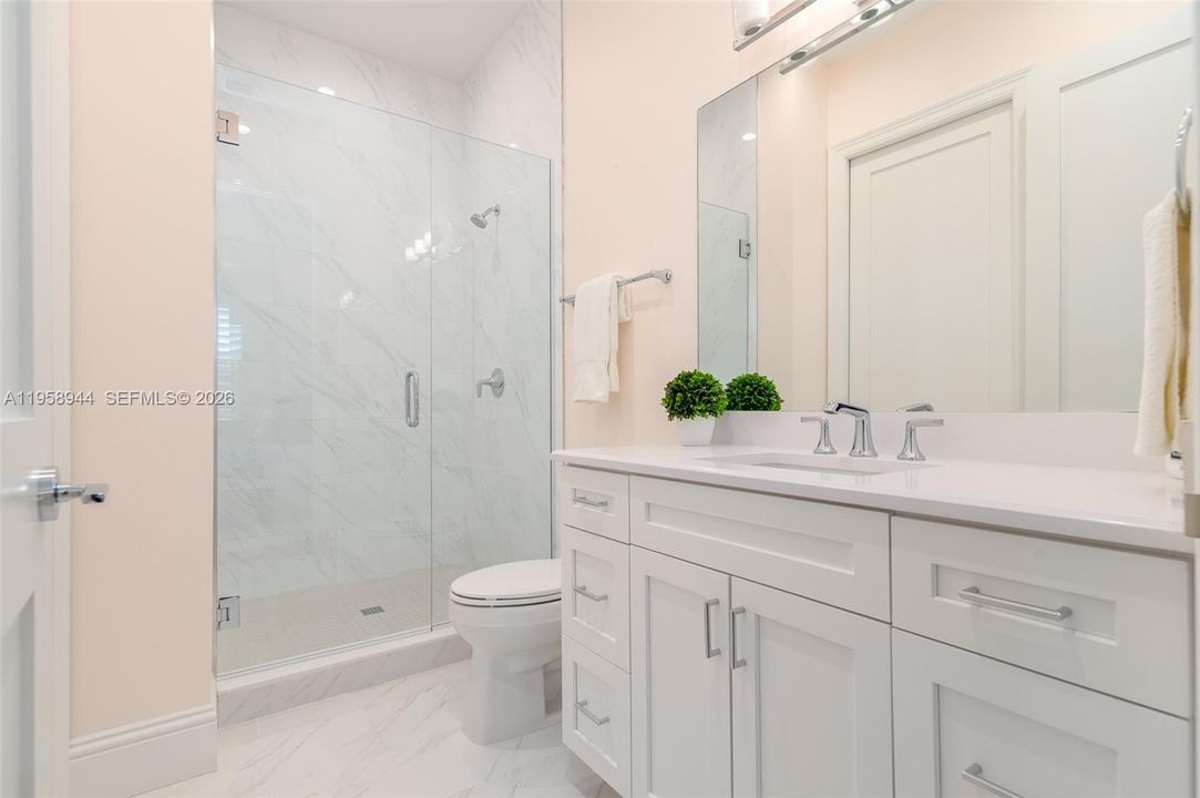 For Rent: $25,000 (3 beds, 3 baths, 2523 Square Feet)