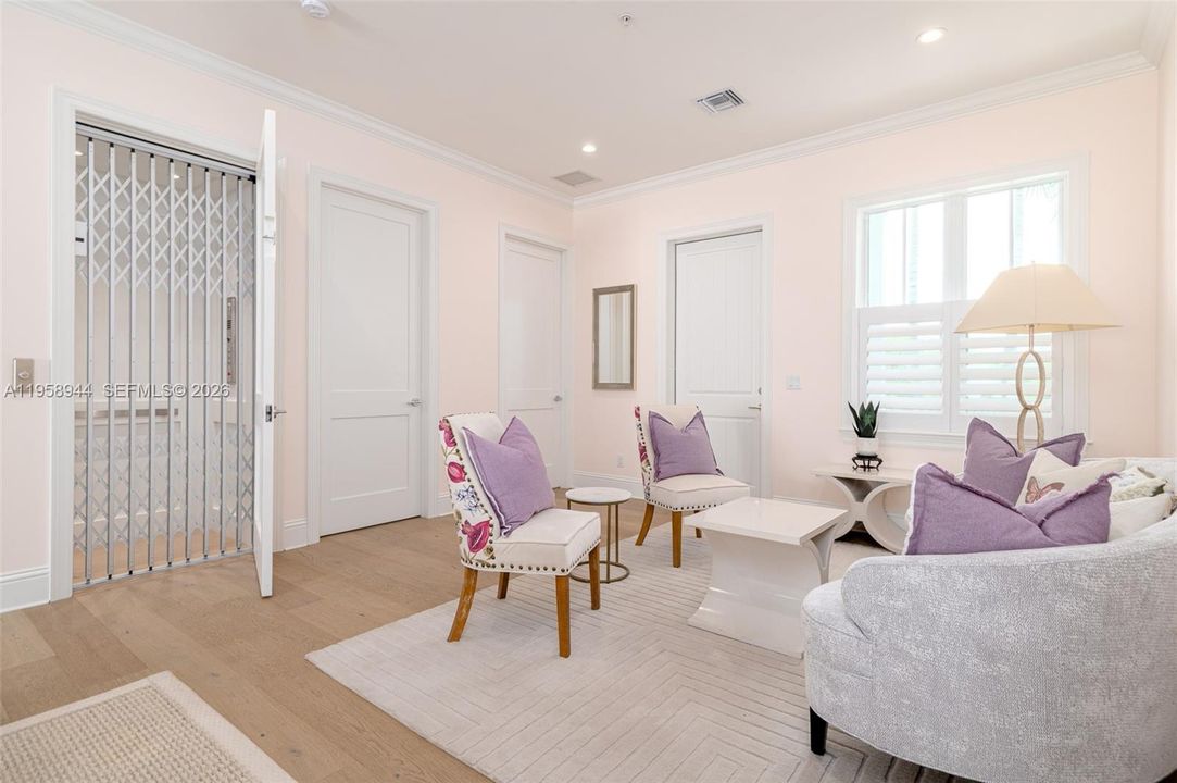 For Rent: $25,000 (3 beds, 3 baths, 2523 Square Feet)