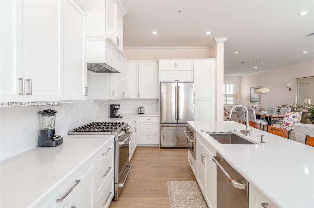 For Rent: $25,000 (3 beds, 3 baths, 2523 Square Feet)