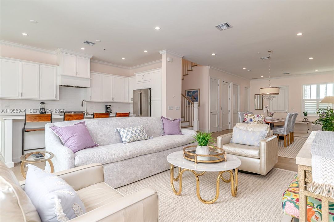 For Rent: $25,000 (3 beds, 3 baths, 2523 Square Feet)