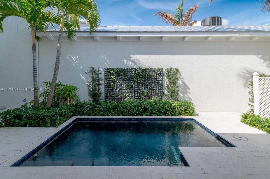 For Rent: $25,000 (3 beds, 3 baths, 2523 Square Feet)