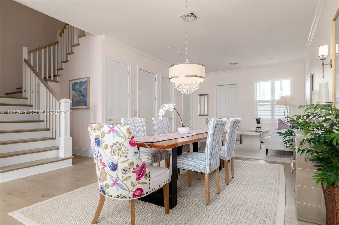 For Rent: $25,000 (3 beds, 3 baths, 2523 Square Feet)