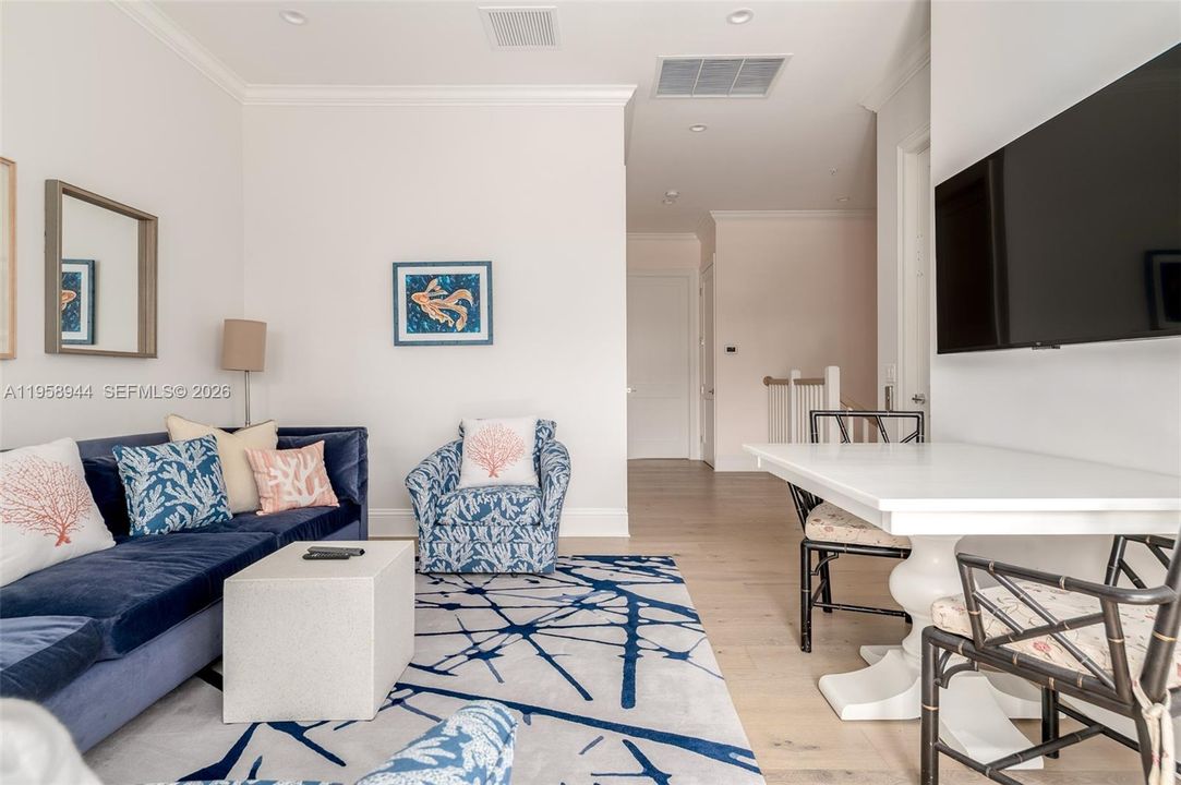 For Rent: $25,000 (3 beds, 3 baths, 2523 Square Feet)