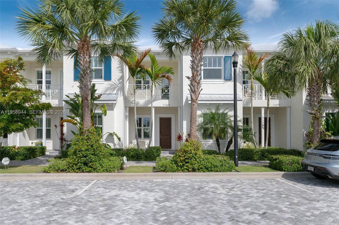 For Rent: $25,000 (3 beds, 3 baths, 2523 Square Feet)