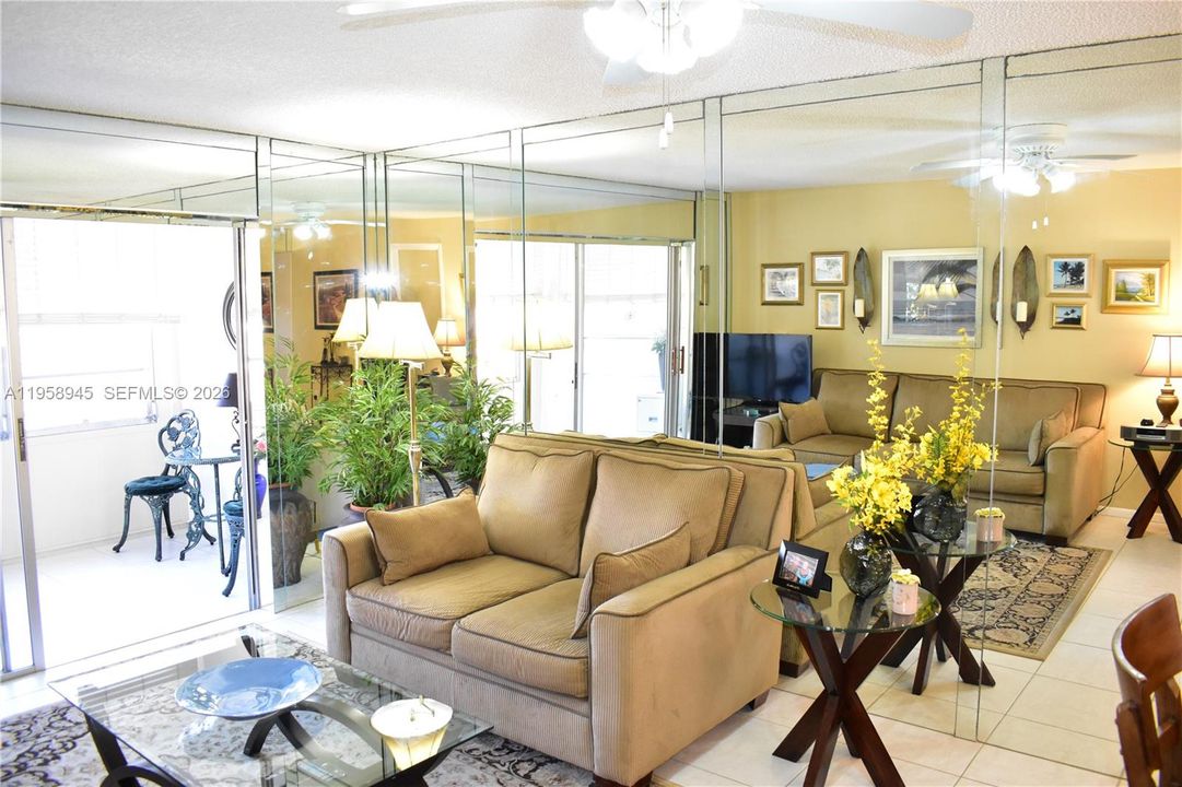 На продажу: $79,990 (1 спален, 1 ванн, 746 Квадратных фут)