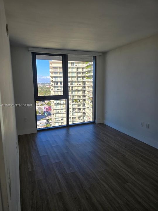 For Sale: $660,000 (2 beds, 2 baths, 864 Square Feet)
