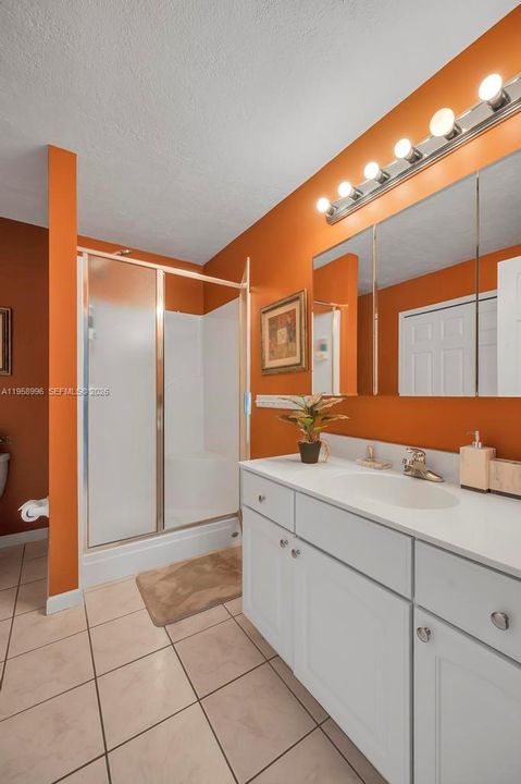 En Venta: $449,900 (3 camas, 2 baños, 1825 Pies cuadrados)