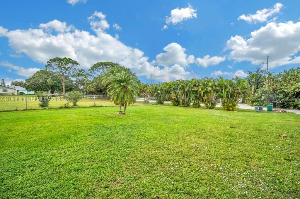 En Venta: $449,900 (3 camas, 2 baños, 1825 Pies cuadrados)