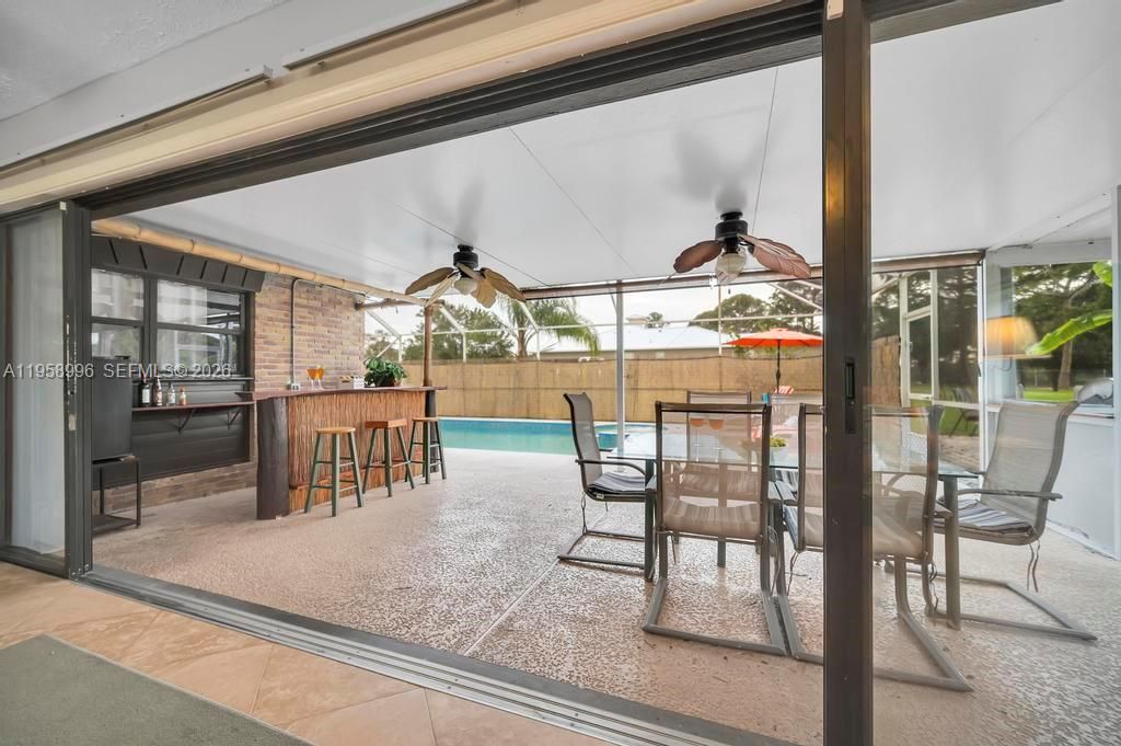 En Venta: $449,900 (3 camas, 2 baños, 1825 Pies cuadrados)