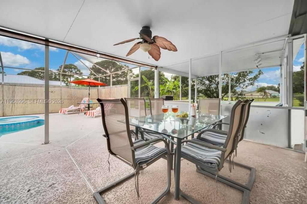 En Venta: $449,900 (3 camas, 2 baños, 1825 Pies cuadrados)