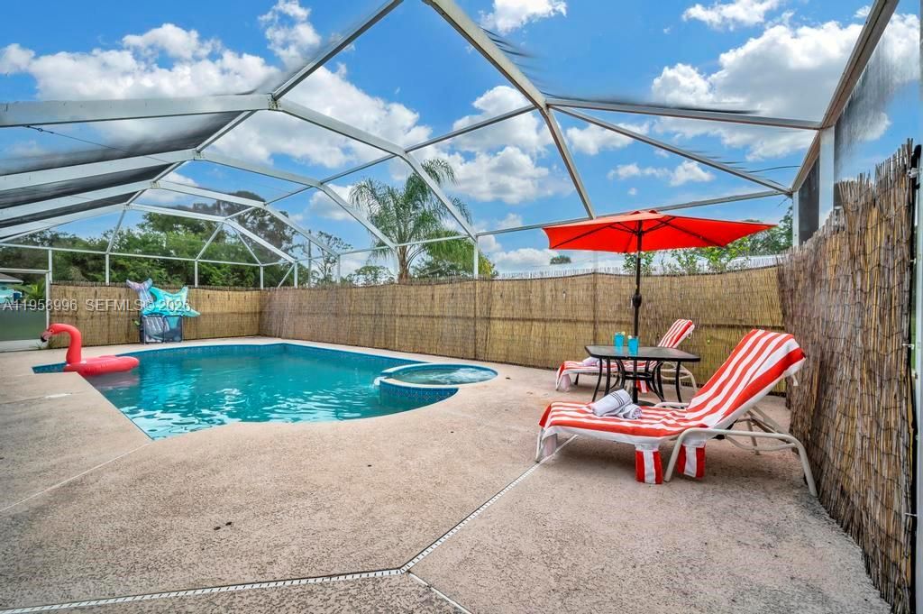 En Venta: $449,900 (3 camas, 2 baños, 1825 Pies cuadrados)