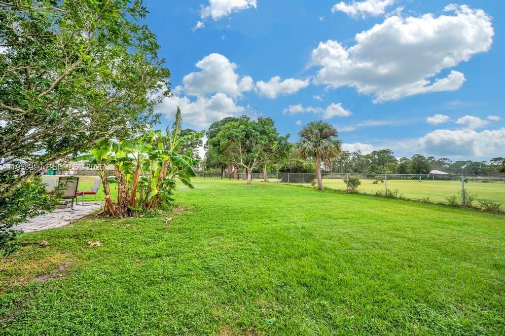 En Venta: $449,900 (3 camas, 2 baños, 1825 Pies cuadrados)