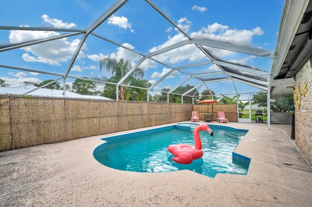 En Venta: $449,900 (3 camas, 2 baños, 1825 Pies cuadrados)