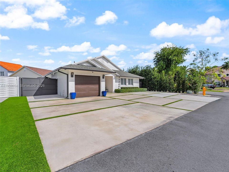 Recently Rented: $4,500 (4 beds, 2 baths, 1459 Square Feet)