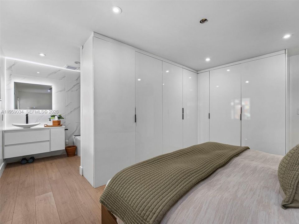 Recently Rented: $4,500 (4 beds, 2 baths, 1459 Square Feet)