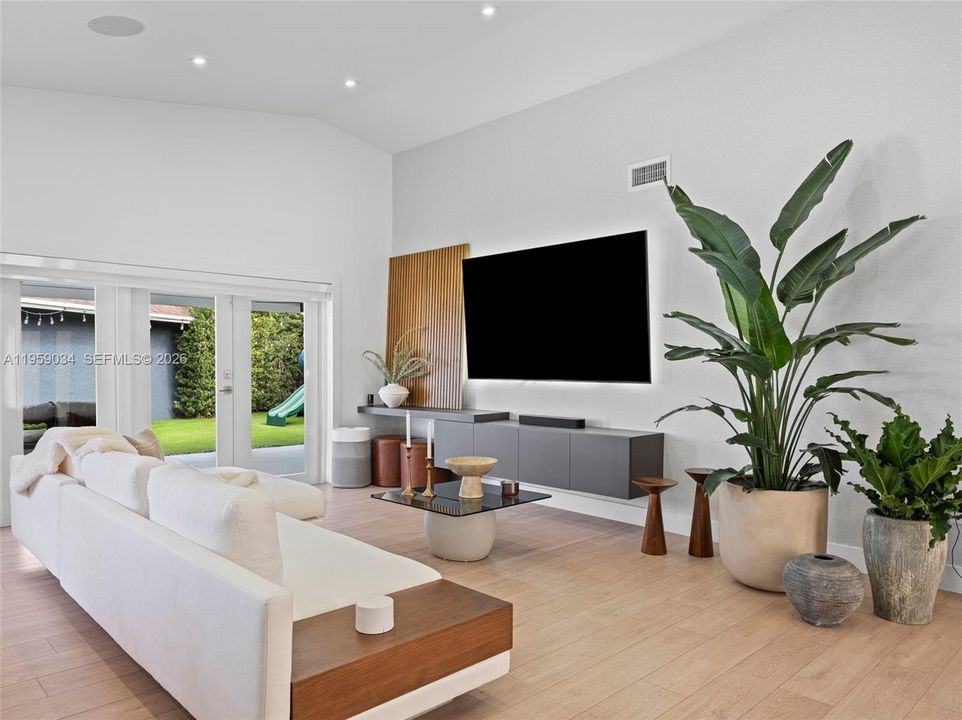 Recently Rented: $4,500 (4 beds, 2 baths, 1459 Square Feet)