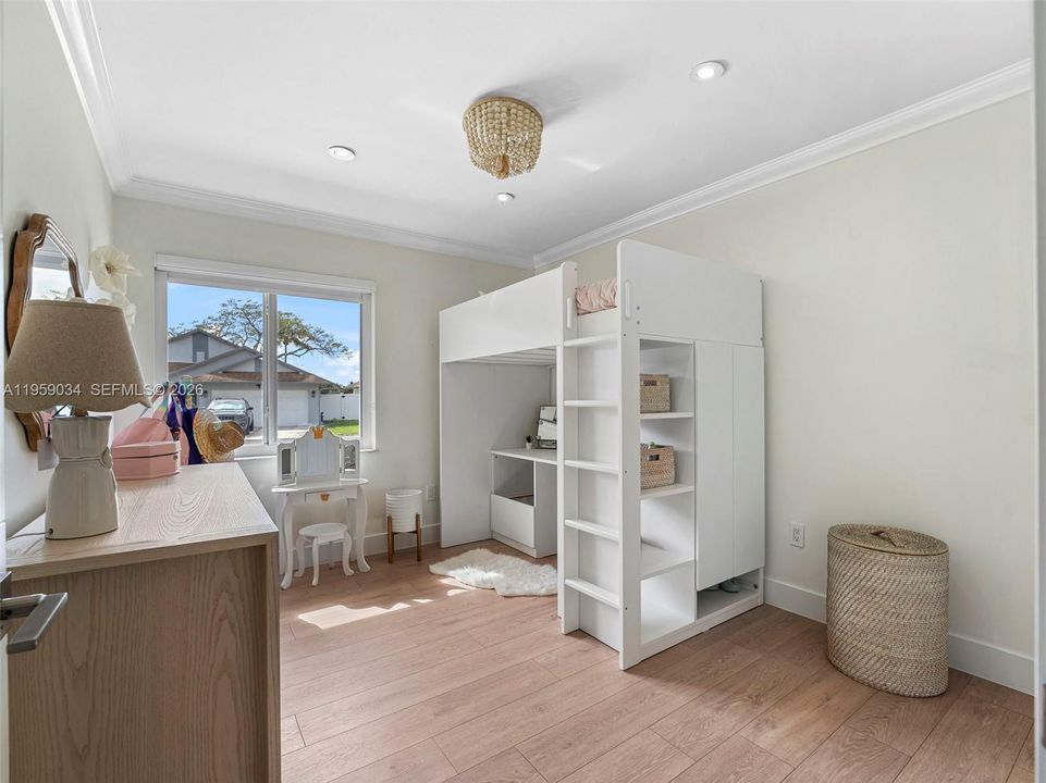 Recently Rented: $4,500 (4 beds, 2 baths, 1459 Square Feet)