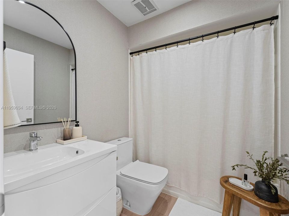 Recently Rented: $4,500 (4 beds, 2 baths, 1459 Square Feet)