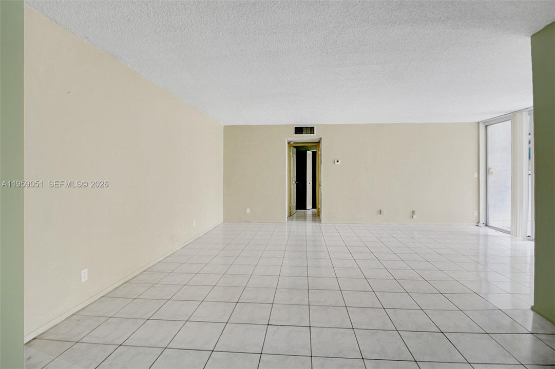 En Venta: $76,000 (1 camas, 1 baños, 823 Pies cuadrados)