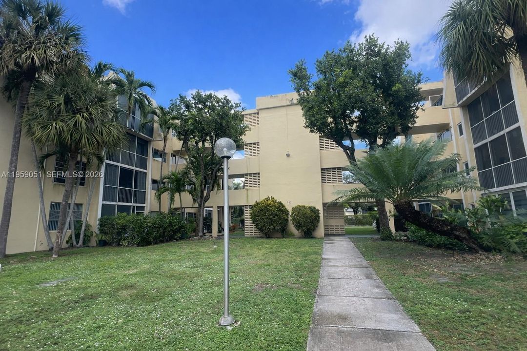 En Venta: $76,000 (1 camas, 1 baños, 823 Pies cuadrados)