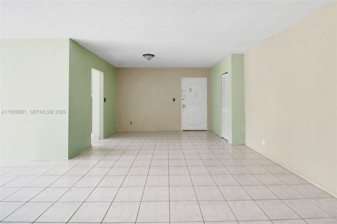 En Venta: $76,000 (1 camas, 1 baños, 823 Pies cuadrados)