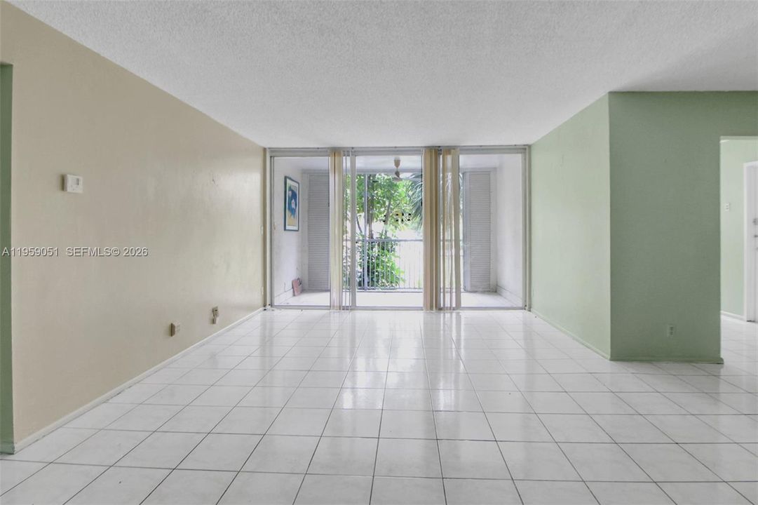 En Venta: $76,000 (1 camas, 1 baños, 823 Pies cuadrados)