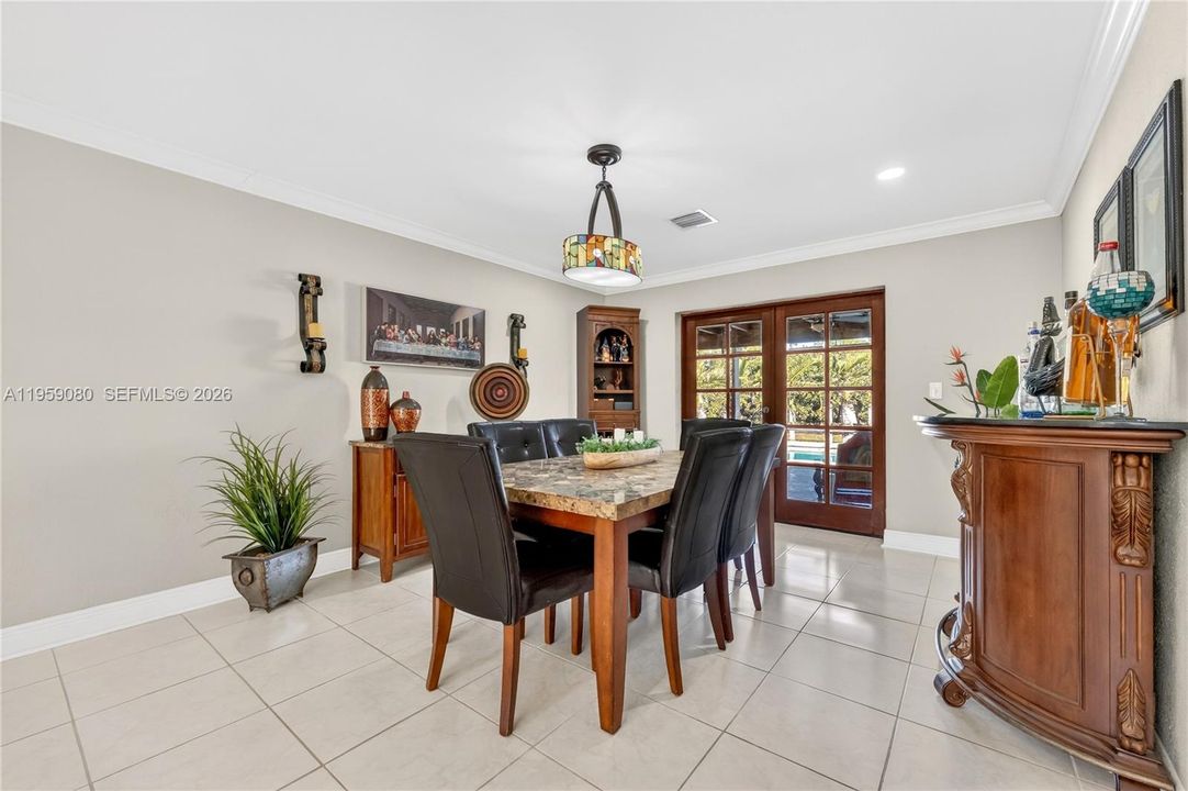 Recently Sold: $1,300,000 (4 beds, 3 baths, 2434 Square Feet)