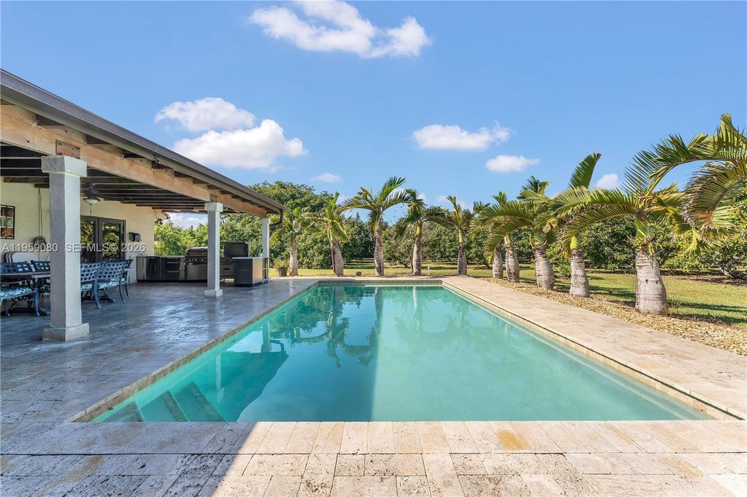 Recently Sold: $1,300,000 (4 beds, 3 baths, 2434 Square Feet)