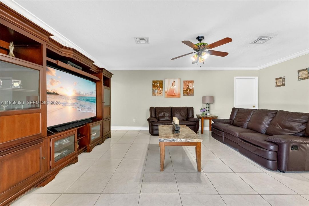 Recently Sold: $1,300,000 (4 beds, 3 baths, 2434 Square Feet)