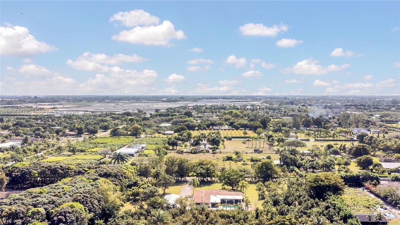Recently Sold: $1,300,000 (4 beds, 3 baths, 2434 Square Feet)