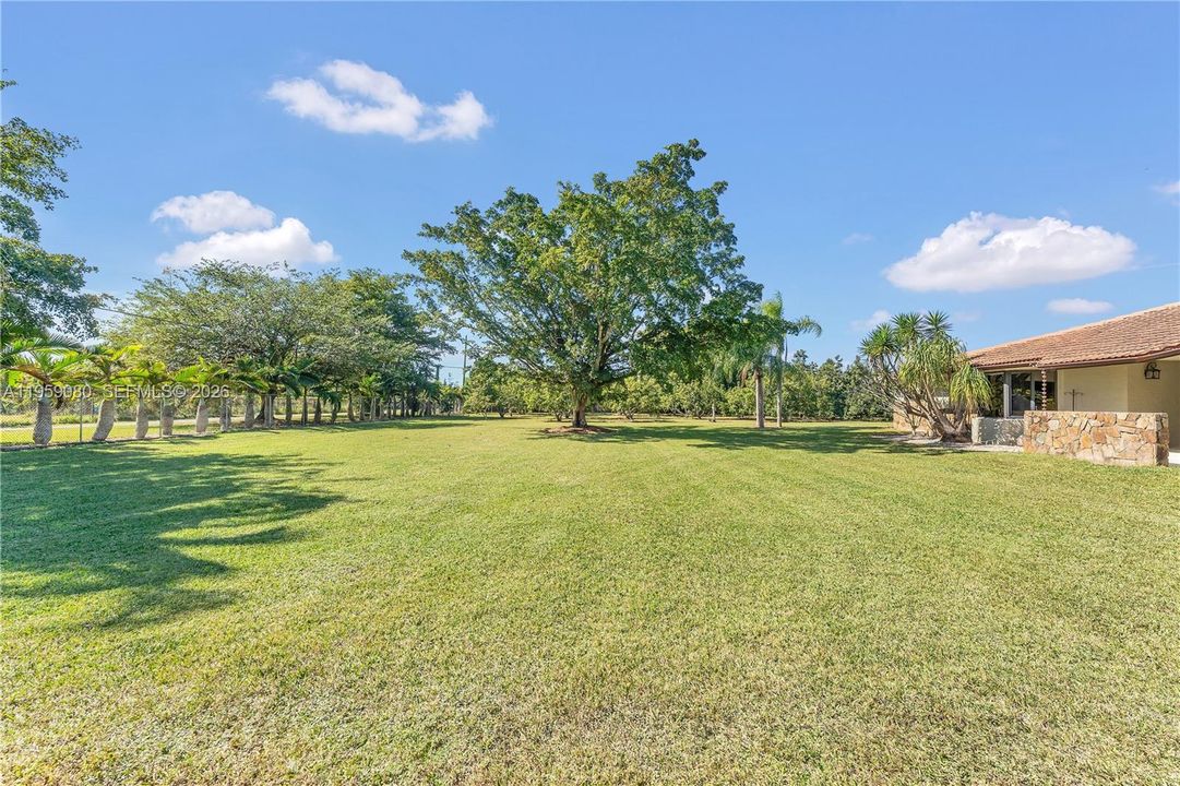 Recently Sold: $1,300,000 (4 beds, 3 baths, 2434 Square Feet)