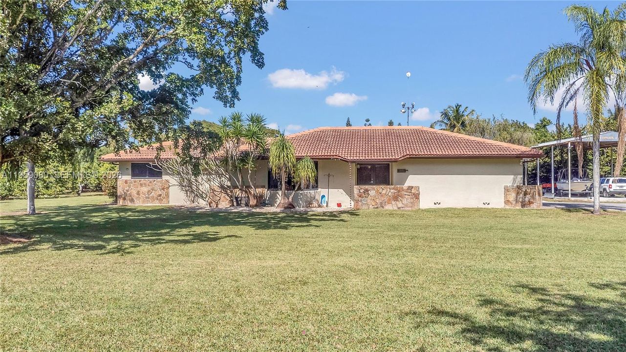 Recently Sold: $1,300,000 (4 beds, 3 baths, 2434 Square Feet)