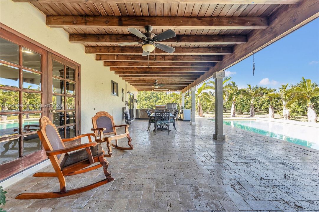 Recently Sold: $1,300,000 (4 beds, 3 baths, 2434 Square Feet)