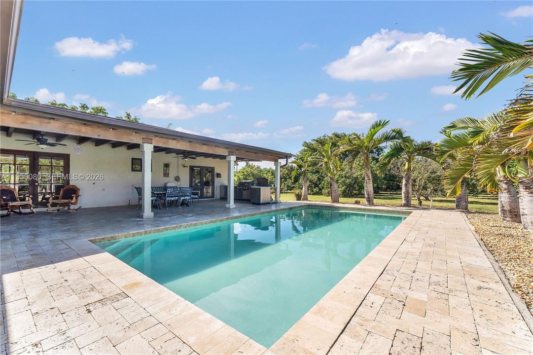 Recently Sold: $1,300,000 (4 beds, 3 baths, 2434 Square Feet)