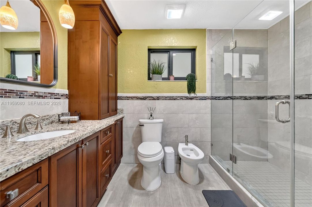 Recently Sold: $1,300,000 (4 beds, 3 baths, 2434 Square Feet)