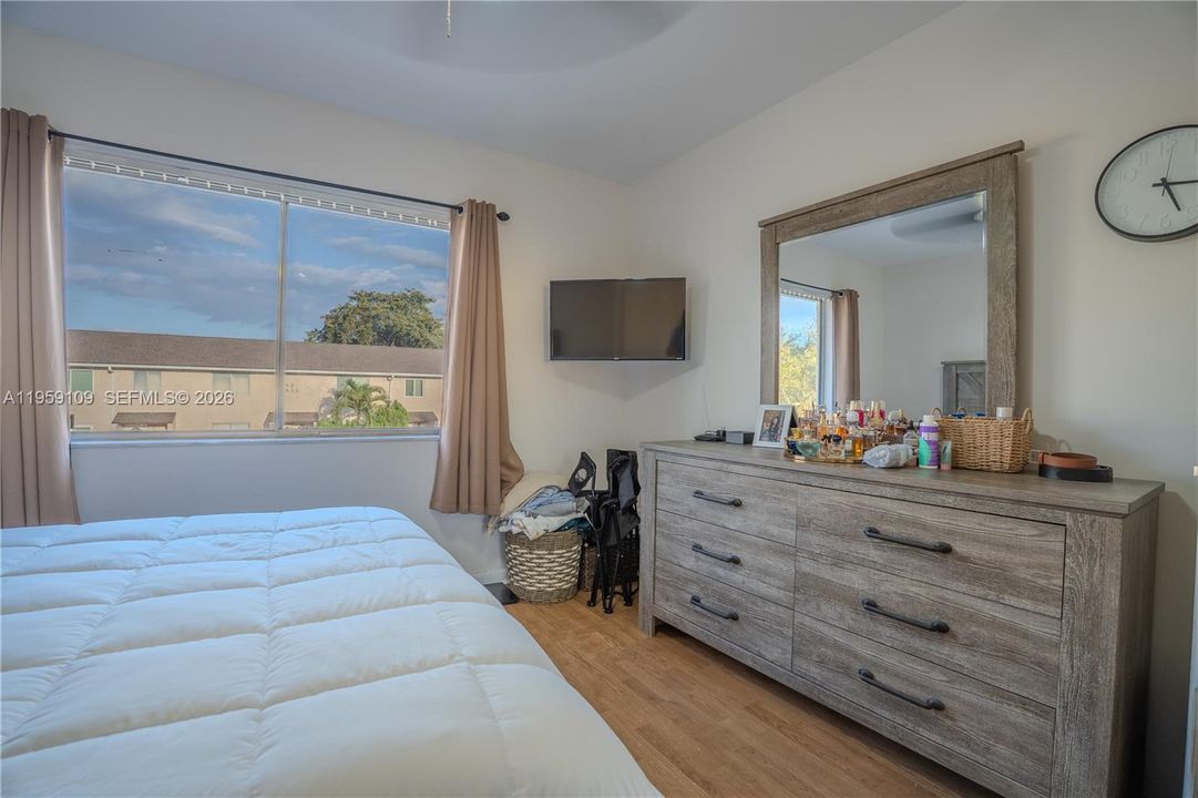 For Sale: $360,000 (3 beds, 2 baths, 1540 Square Feet)
