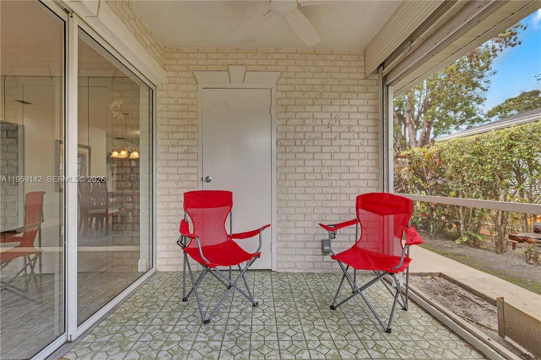 En Venta: $215,000 (2 camas, 2 baños, 1238 Pies cuadrados)