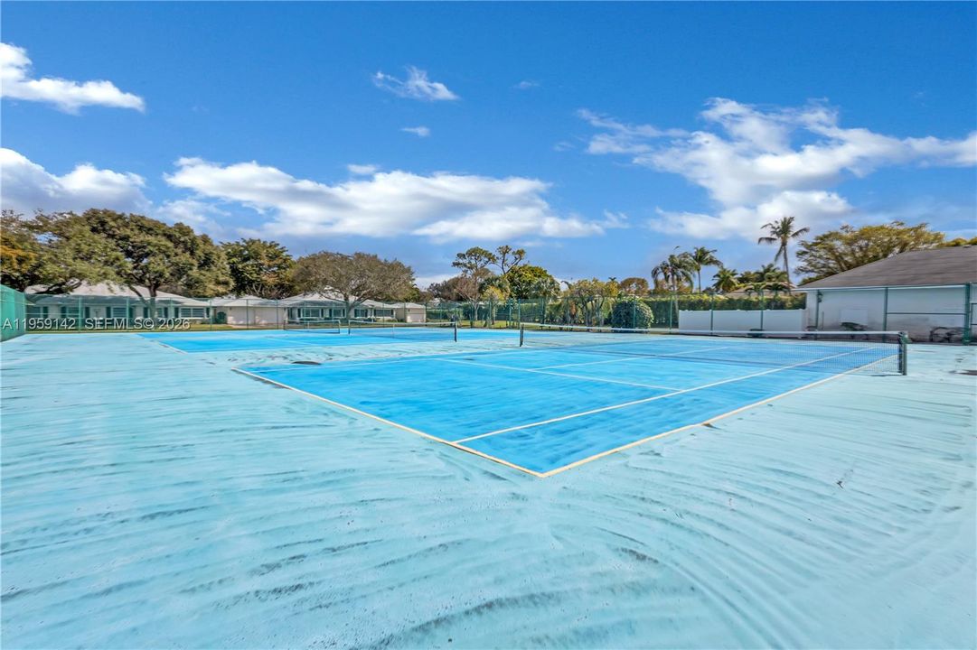 En Venta: $215,000 (2 camas, 2 baños, 1238 Pies cuadrados)