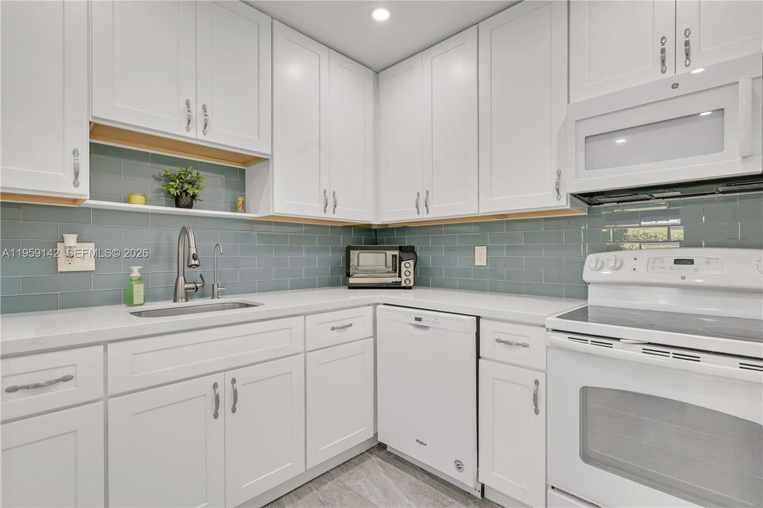 En Venta: $215,000 (2 camas, 2 baños, 1238 Pies cuadrados)