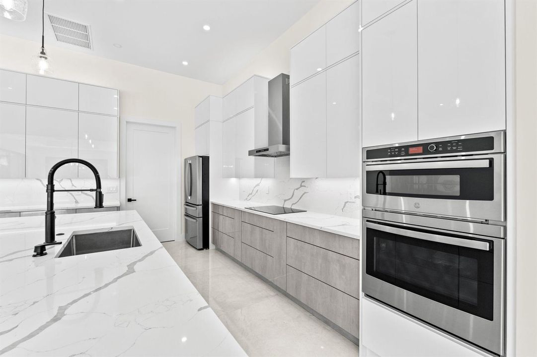 13-web-or-mls-A7405065